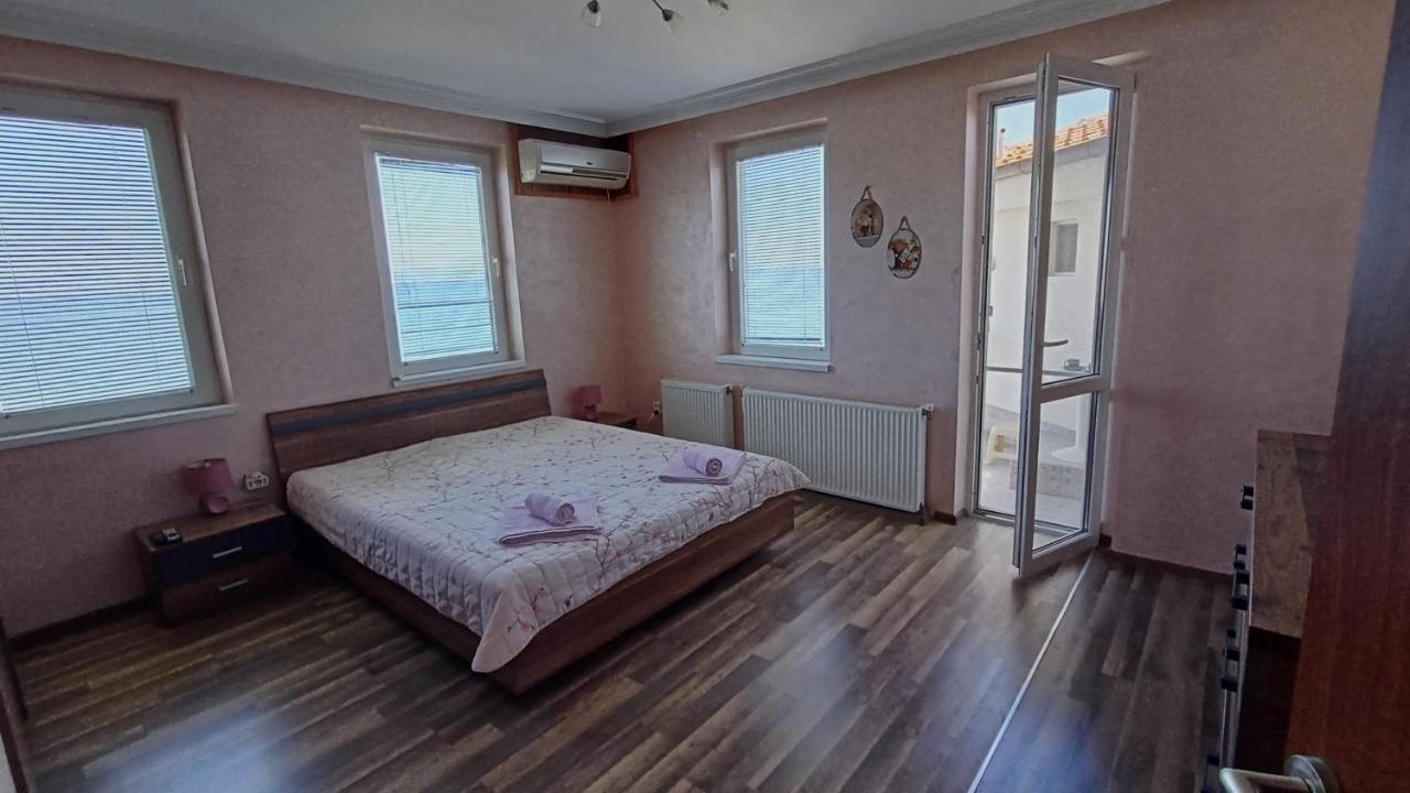 Nikolovi Home Apartments 帕莫瑞 外观 照片
